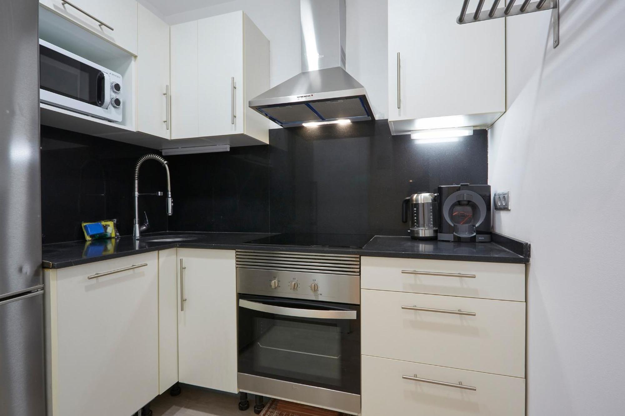 One Bedroom Flat Close To Beach Барселона Экстерьер фото